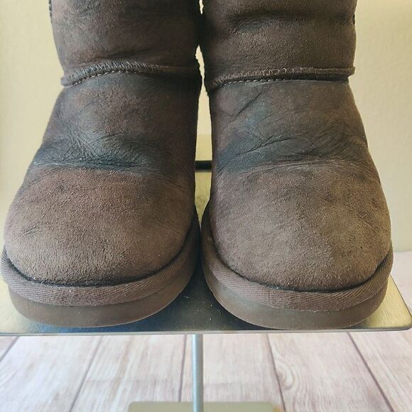 Ugg #5825 classic short boots sz 8 - Picture 3 of 10